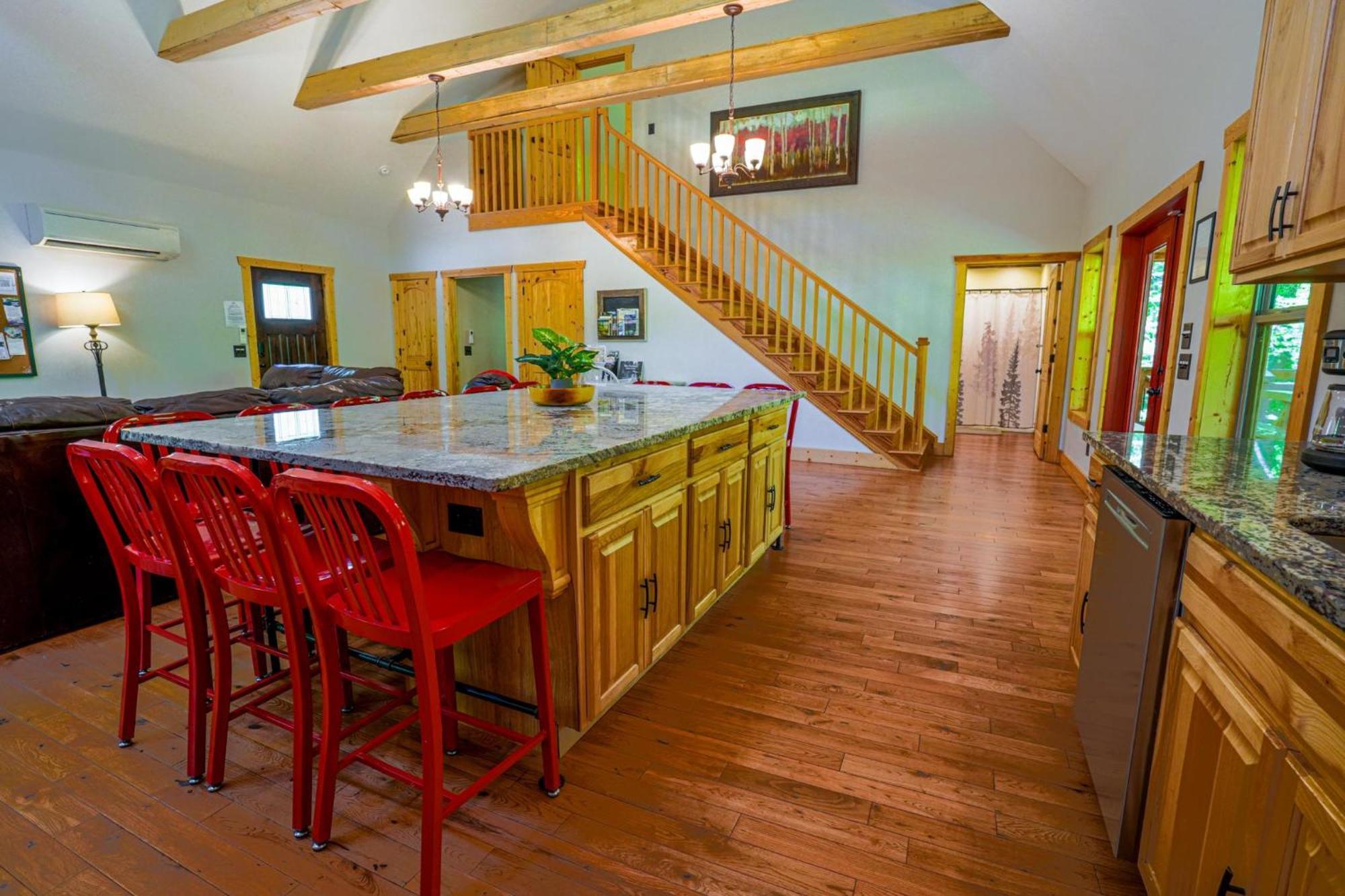 Willa New Listing! Wine Country Retreat - 2 Bed, Hot Tub Dahlonega Zewnętrze zdjęcie